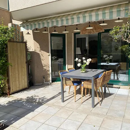 Bikini, An Near The Square Apartment
