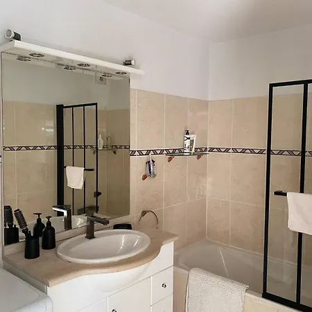 Bikini, An Near The Square *