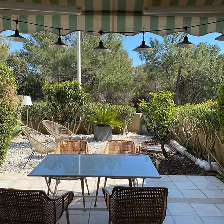 Bikini, An Near The Square *